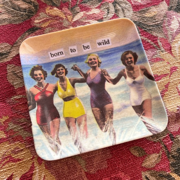 Anne Taintor Retro Style Born to be Wild Beach Scene Plastic Trinket Dish - Picture 4 of 6